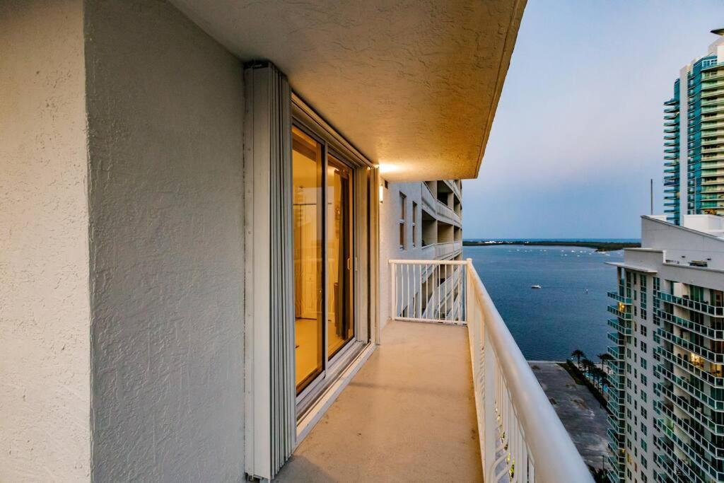 Upscale Brickell 3 Bedroom With Water Views And Free Parking Miami Eksteriør bilde