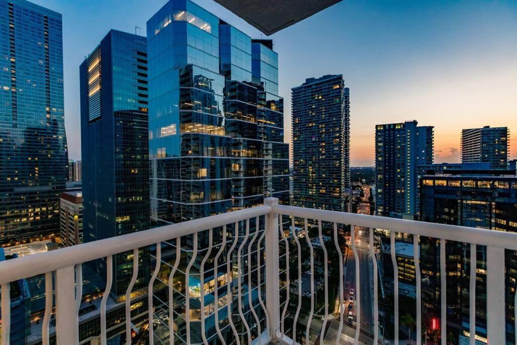 Upscale Brickell 3 Bedroom With Water Views And Free Parking Miami Eksteriør bilde