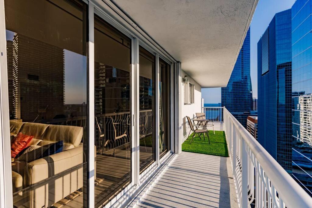 Upscale Brickell 3 Bedroom With Water Views And Free Parking Miami Eksteriør bilde