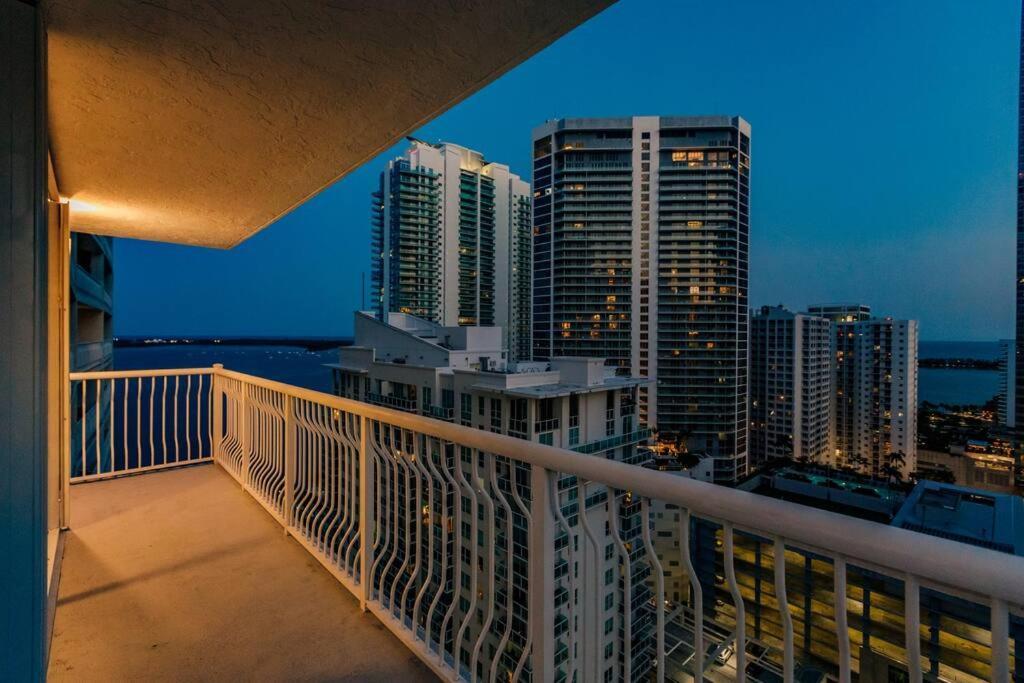 Upscale Brickell 3 Bedroom With Water Views And Free Parking Miami Eksteriør bilde