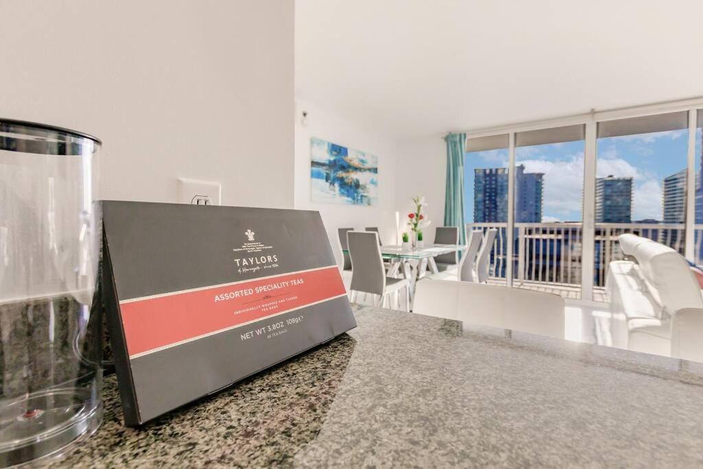 Upscale Brickell 3 Bedroom With Water Views And Free Parking Miami Eksteriør bilde
