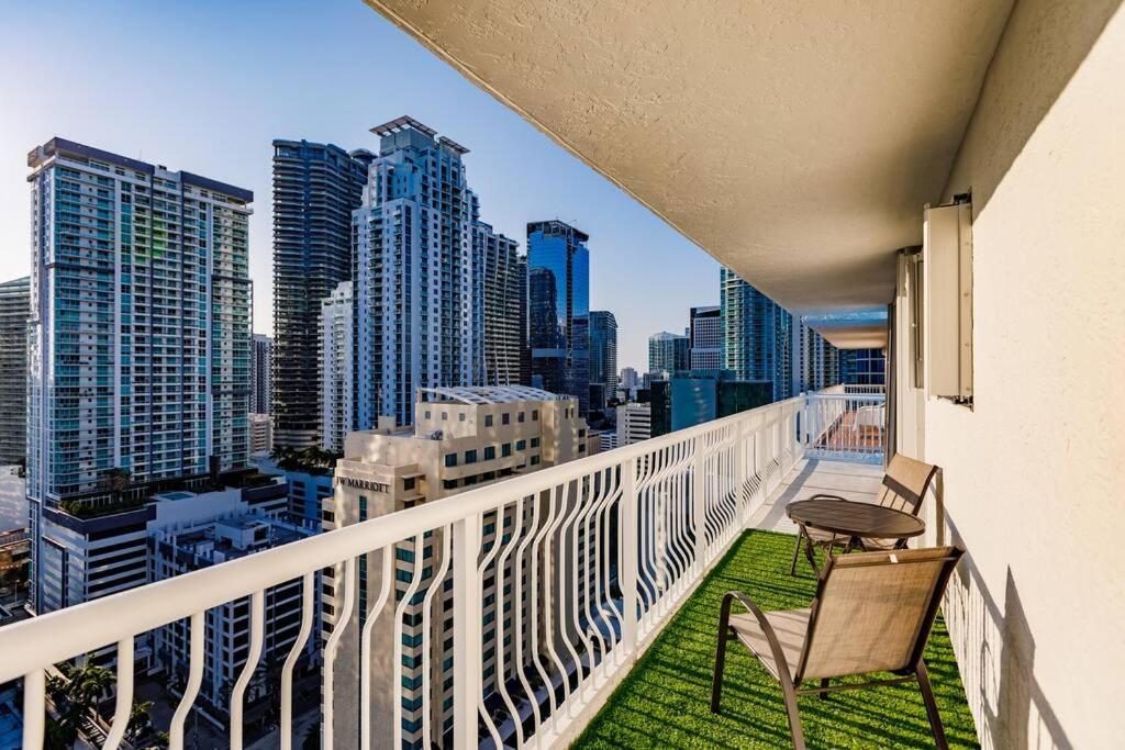 Upscale Brickell 3 Bedroom With Water Views And Free Parking Miami Eksteriør bilde