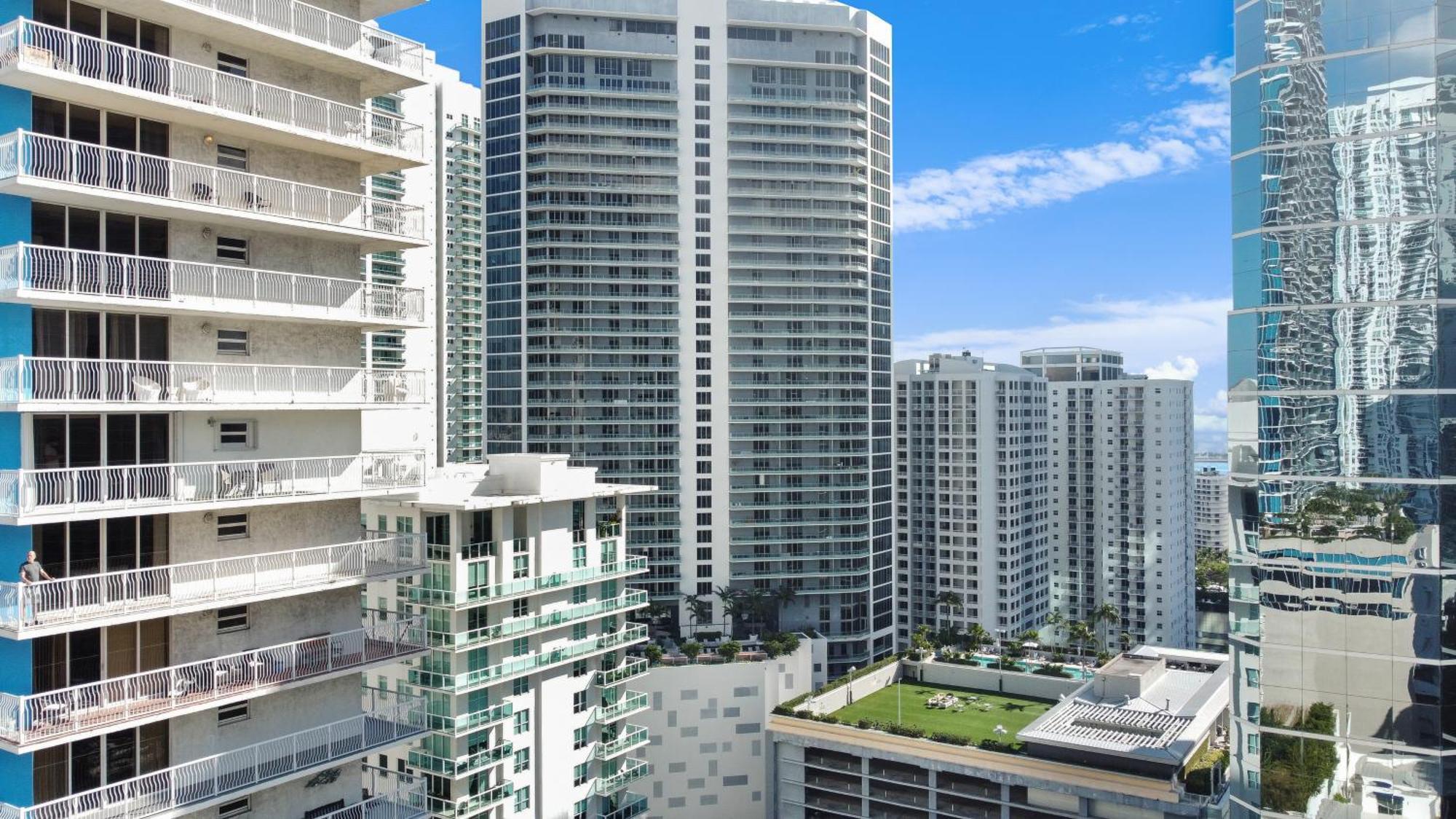 Upscale Brickell 3 Bedroom With Water Views And Free Parking Miami Eksteriør bilde