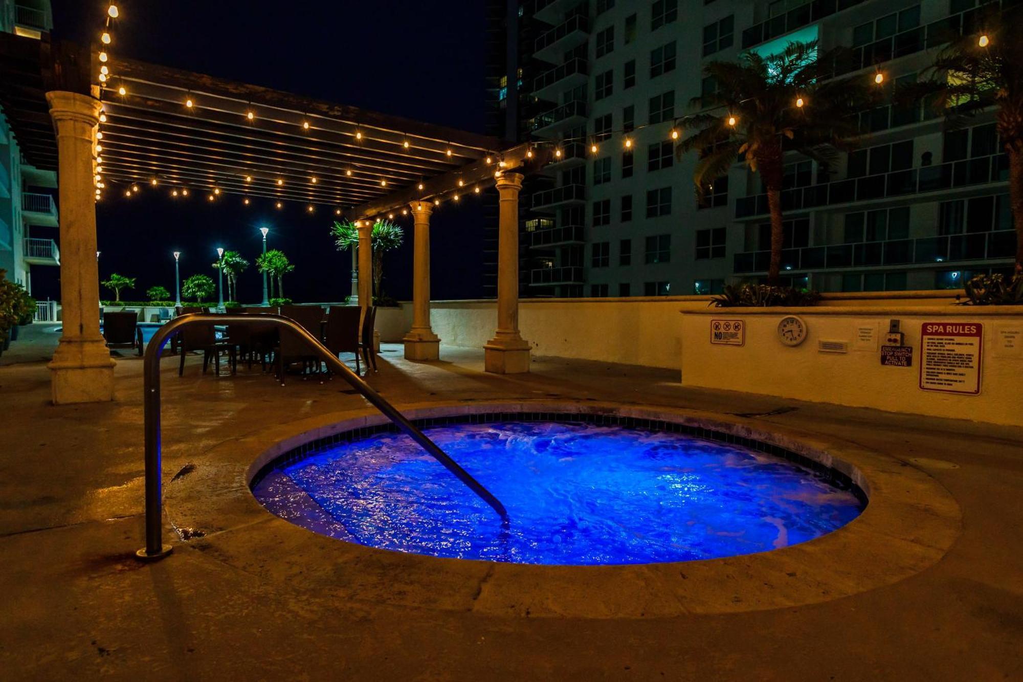 Upscale Brickell 3 Bedroom With Water Views And Free Parking Miami Eksteriør bilde