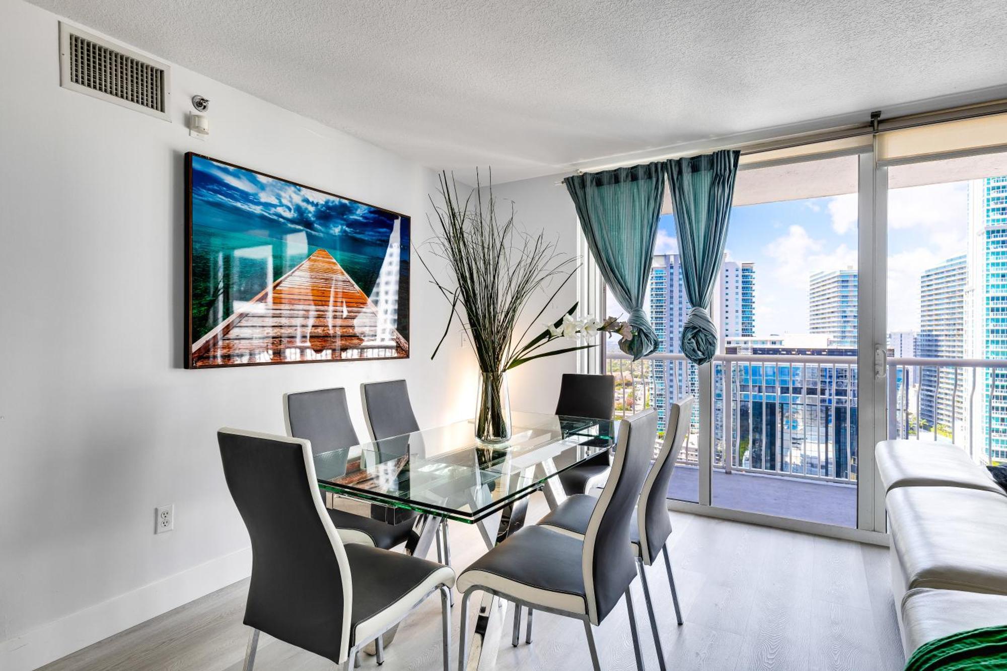 Upscale Brickell 3 Bedroom With Water Views And Free Parking Miami Eksteriør bilde