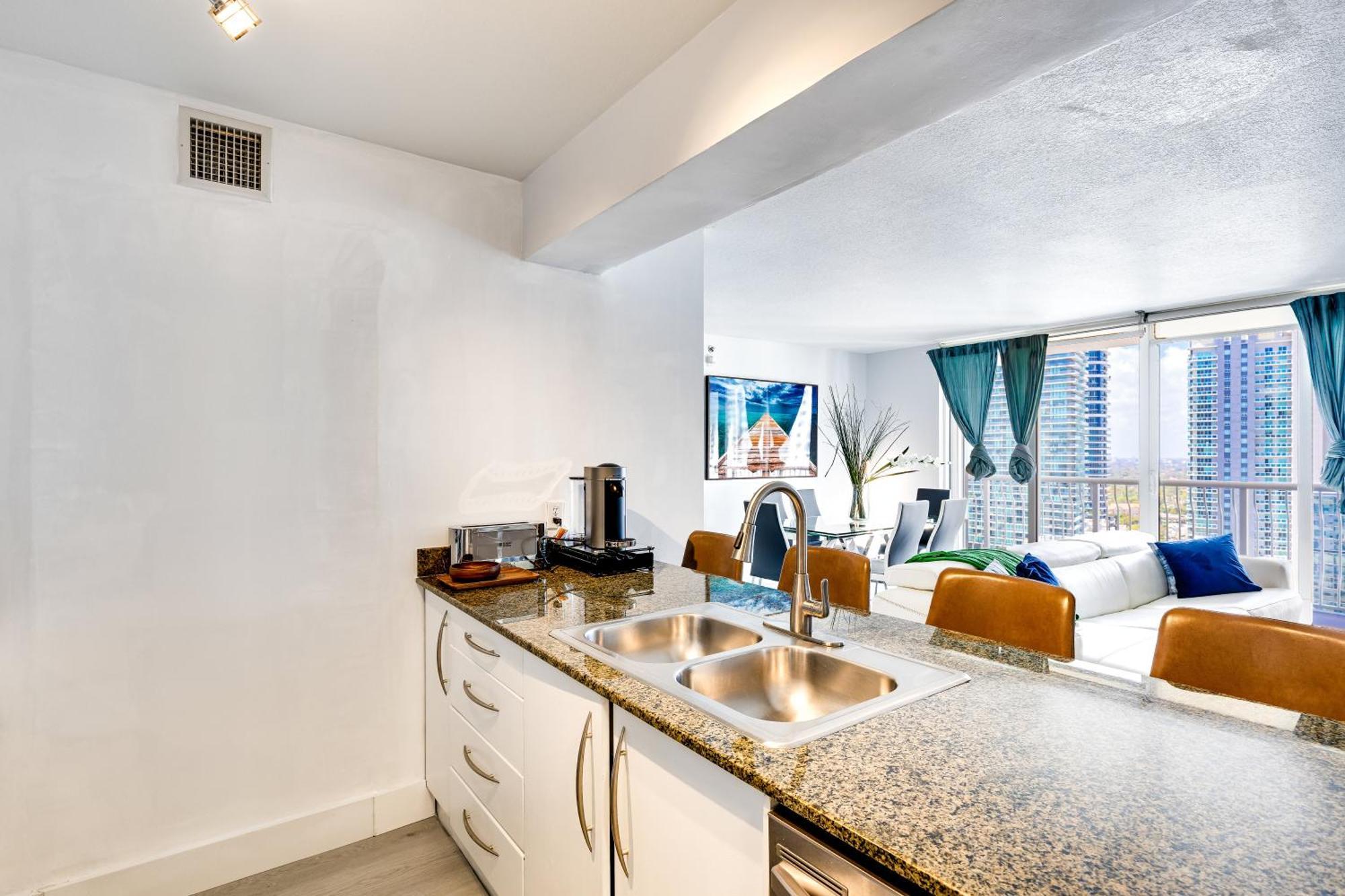 Upscale Brickell 3 Bedroom With Water Views And Free Parking Miami Eksteriør bilde